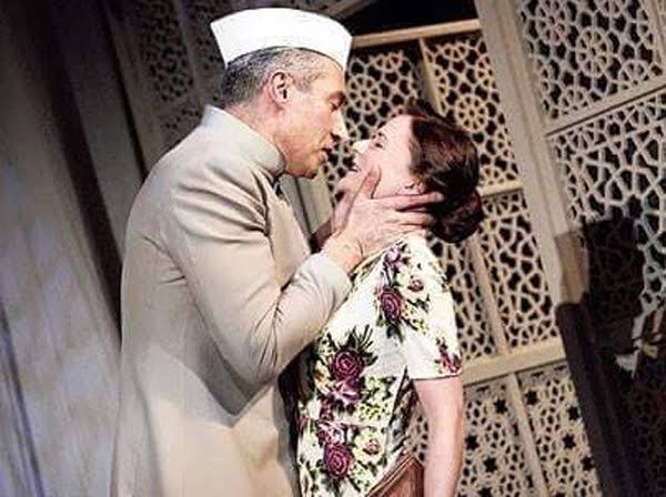 amazing facts about jawaharlal nehru in hindi,nehru and edwina,nehru and edwina relationship,nehru wife name, nehru sex life,nehru and edwina love story,nehru cigarette bhopal,Nehru cigarette Habit