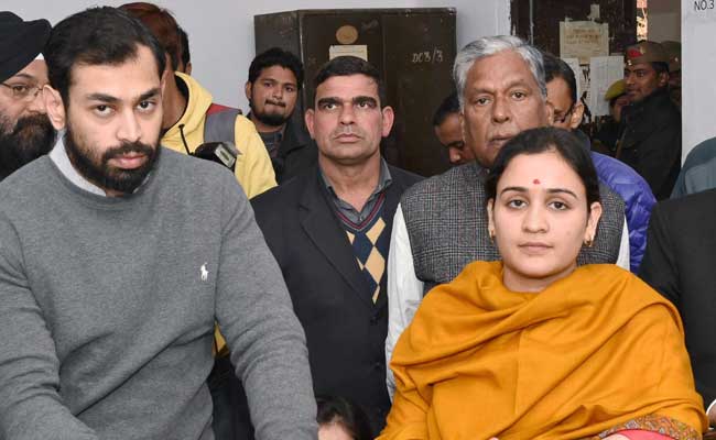 aparna yadav biography,mulayam singh yadav daughter in law biography,aparna yadav husband,aparna yadav kaun hai ,aparna yadav wikipedia,aparna yadav Join BJP