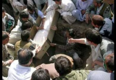 अजब गजब : एक ऐसा देश, जहां जिंदा आदमी को कर दिया जाता है दफन और लोग मनाते हैं जश्न