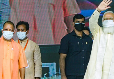 Pm Modi in Varanasi : पीएम मोदी बोले- कोरोना की दूसरी लहर का यूपी ने किया बहादुरी से मुकाबला