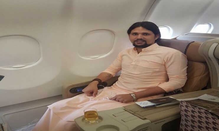 Anand Giri Biography in Hindi,आनंद गिरी जीवनी,आनंद गिरी जीवन परिचय,swami anand giri biography in hindi,Mahant Anand Giri Biography in hindi,Anand Giri wiki in hindi, Anand Giri wikipedia in hindi,आनंद गिरी विकी,आनंद गिरी विकिपीडिया,कौन हैं आनंद गिरी,महंत आनंद गिरी जीवनी,आनंद गिरी तस्वीरें