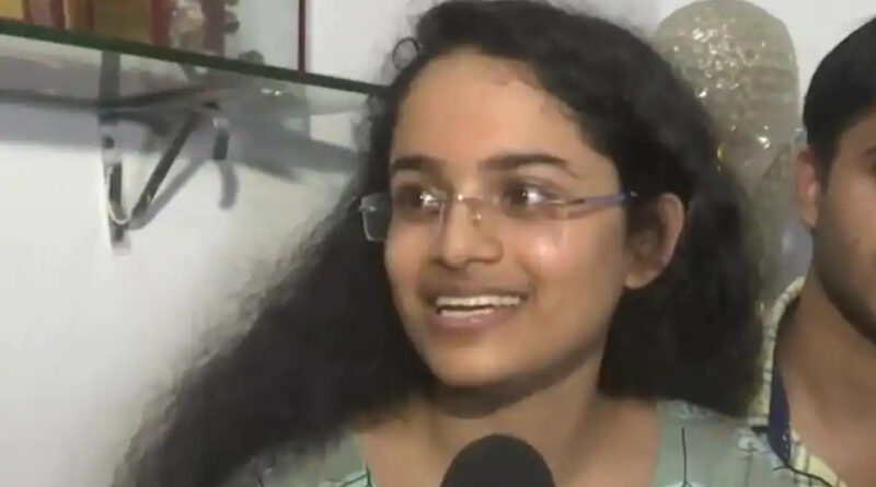 jagrati awasthi ias biography,jagrati awasthi biography upsc topper,jagrati awasthi ias AIR 2,jagrati awasthi ias education,jagrati awasthi ias wikipedia,jagrati awasthi upsc 2020 topper