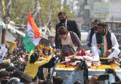 प्रियंका गांधी ने लखनऊ में किया रोड शो, पीएम के एसपी और कांग्रेस के आतंकी की सहानुभूति पर साधा निशाना