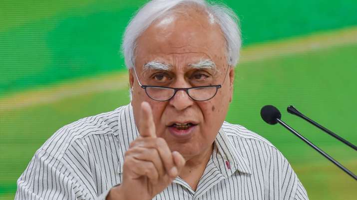 kapil sibal biography in hindi,kapil sibal samajwadi party ,kapil congress party,कपिल सिब्बल कौन है,कपिल सिब्बल का जीवन परिचय,kapil sibal political career