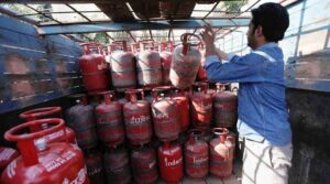 LPG gas price hike news today in hindi, lpg new gas price,lpg gas today price,एलपीजी गैस रेट ,lpg cylinder price hike today,domestic lpg price hike ,commercial lpg cylinder price