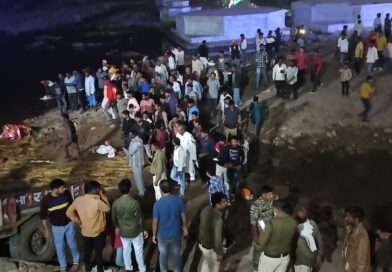 सिंध के छोटे पुल से गिरी श्रद्धालुओं से भरी ट्रैक्टर ट्राली : 3 लोगों की गई जान, 21 गंभीर घायल