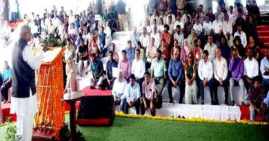 जहां भी उपयुक्त जगह मिले पेड़ जरूर लगाए जाएं : राज्यपाल मंगुभाई पटेल , “विकास के साथ प्रकृति संरक्षण के प्रति भी सजग रहें नागरिक”, राज्य स्तरीय वन्यजीव सप्ताह समापन समारोह में राज्यपाल का आह्वान