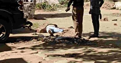 सब्जी लेने निकले डेयरी संचालक की रास्ते में बेरहमी से हत्या, इलाके में मचा हड़कंप; मौके से हथियार बरामद