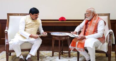 दिल्ली में पीएम मोदी से सीएम मोहन यादव की मुलाकात : किसान कल्याण वर्ष की गतिविधियों पर चर्चा ! दिल्ली में पीएम मोदी से सीएम मोहन यादव की मुलाकात : किसान कल्याण वर्ष की गतिविधियों पर चर्चा !