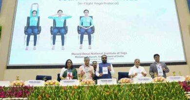 हवाई सफर में फिटनेस का नया मंत्र : 5 मिनट का योग रूटीन करेगा थकान दूर , आयुष मंत्रालय की पहल, उड़ान के दौरान भी रहेंगे सक्रिय और तनावमुक्त