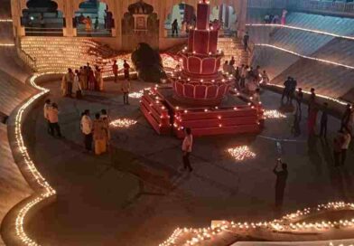 अक्षय तृतीया पर दीपोत्सव का अद्भुत संगम : हजारों दीपों की रोशनी में जगमगाया पीतांबरा पीठ, दिखी अलौकिक छटा !