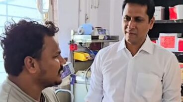 प्रेमिका ने प्रेमी के सामने रखी शर्त : कहा- अगर करते हो सच्चा प्यार तो कलेक्टर से मिलकर दिखाओ, युवक पहुंचा दतिया; तबीयत बिगड़ने पर हुआ बेहोश, अस्पताल में होश आया तो सामने खड़े मिले कलेक्टर साहब!