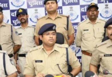 रतनगढ़ दर्शन से लौट रहे दंपती से लूट का खुलासा : पड़ोसी जिले के 2 आरोपी गिरफ्तार, जेवर-नकदी और हथियार बरामद
