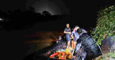 बाढ़ में फंसे 170 लोगों के लिए देवदूत बना तटरक्षक बल : 11 रेस्क्यू ऑपरेशन चलाकर बचाई जान, गर्भवती महिला समेत कई लोगों को सुरक्षित निकाला बाढ़ में फंसे 170 लोगों के लिए देवदूत बना तटरक्षक बल : 11 रेस्क्यू ऑपरेशन चलाकर बचाई जान, गर्भवती महिला समेत कई लोगों को सुरक्षित निकाला