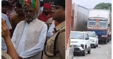 छात्र की करंट से मौत के बाद आक्रोश : परिजनों ने NH-44 पर लगाया जाम, मंत्री नारायण सिंह का काफिला भी फंसा छात्र की करंट से मौत के बाद आक्रोश : परिजनों ने NH-44 पर लगाया जाम, मंत्री नारायण सिंह का काफिला भी फंसा
