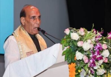 राजनाथ सिंह का युवाओं से आह्वान : ज्ञान हासिल करें, संवैधानिक तरीके से अन्याय के खिलाफ आवाज उठाएं