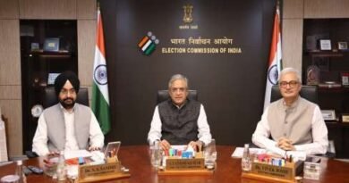 चुनाव आयोग की उच्चस्तरीय बैठक में बड़े फैसले : नोटिस पाने वाले मतदाताओं के घर खुद जाएंगे BLO, दिल्ली और महाराष्ट्र में दावे-आपत्तियों की समय-सीमा बढ़ी
