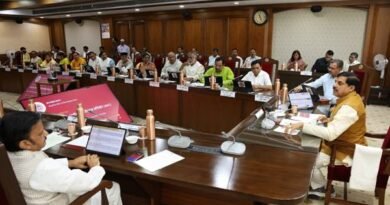 एमपी कैबिनेट के बड़े फैसले : सोयाबीन पर लागू होगी भावांतर योजना, जबलपुर-इंदौर इंडस्ट्रियल कॉरिडोर के लिए बनेगी विशेष कंपनी; ₹27,050 करोड़ के प्रस्ताव मंजूर एमपी कैबिनेट के बड़े फैसले : सोयाबीन पर लागू होगी भावांतर योजना, जबलपुर-इंदौर इंडस्ट्रियल कॉरिडोर के लिए बनेगी विशेष कंपनी; ₹27,050 करोड़ के प्रस्ताव मंजूर
