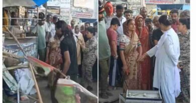 पीतांबरा चौराहे पर प्रशासन का एक्शन : अवैध गुमटी हटाई गई, महिला के विवाद और हंगामे के बाद कलेक्टर के निर्देश पर हुई कार्रवाई
